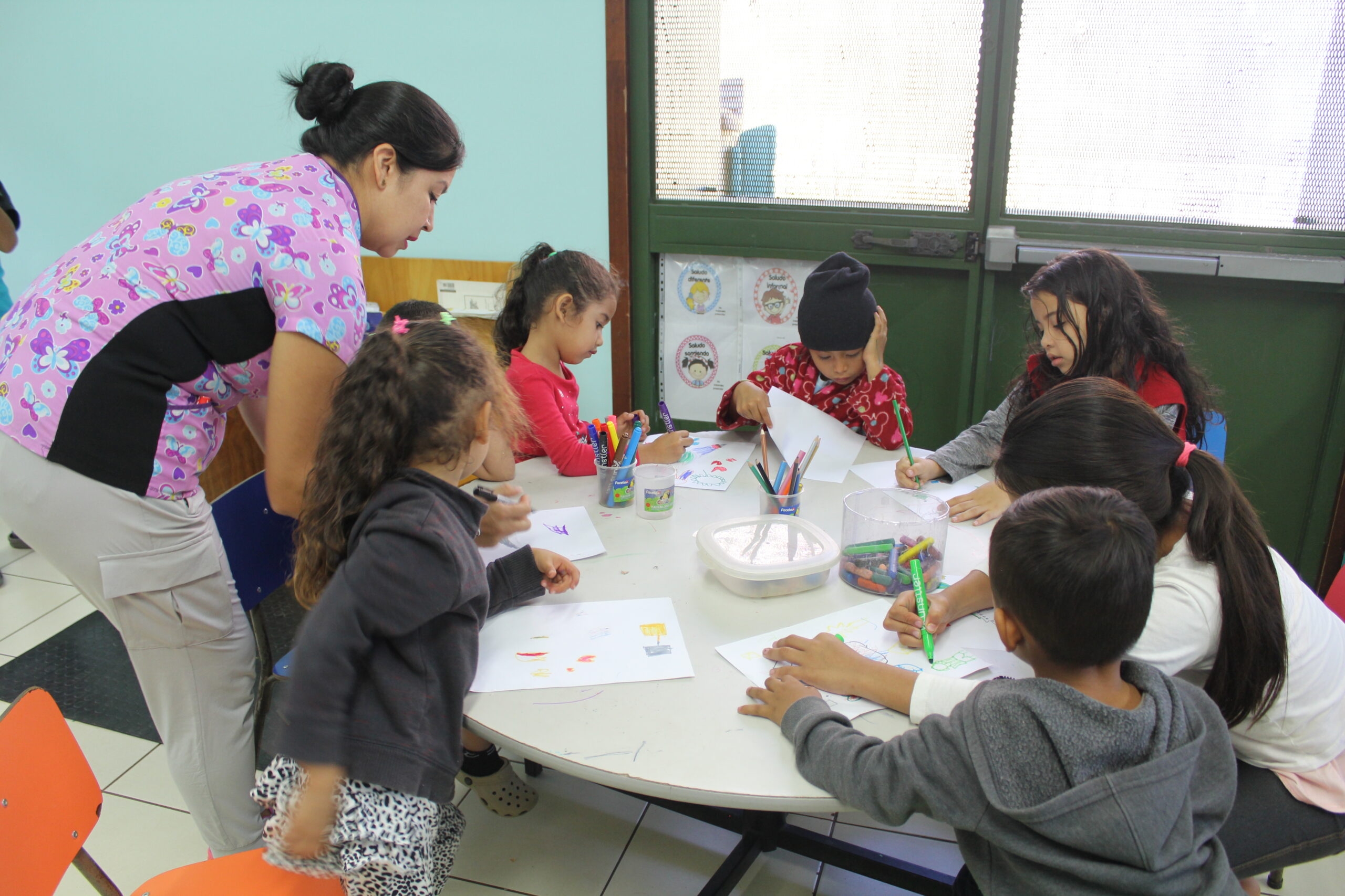Hijas e hijos de recolectores de café en Naranjo son atendidos por CEN-CINAI